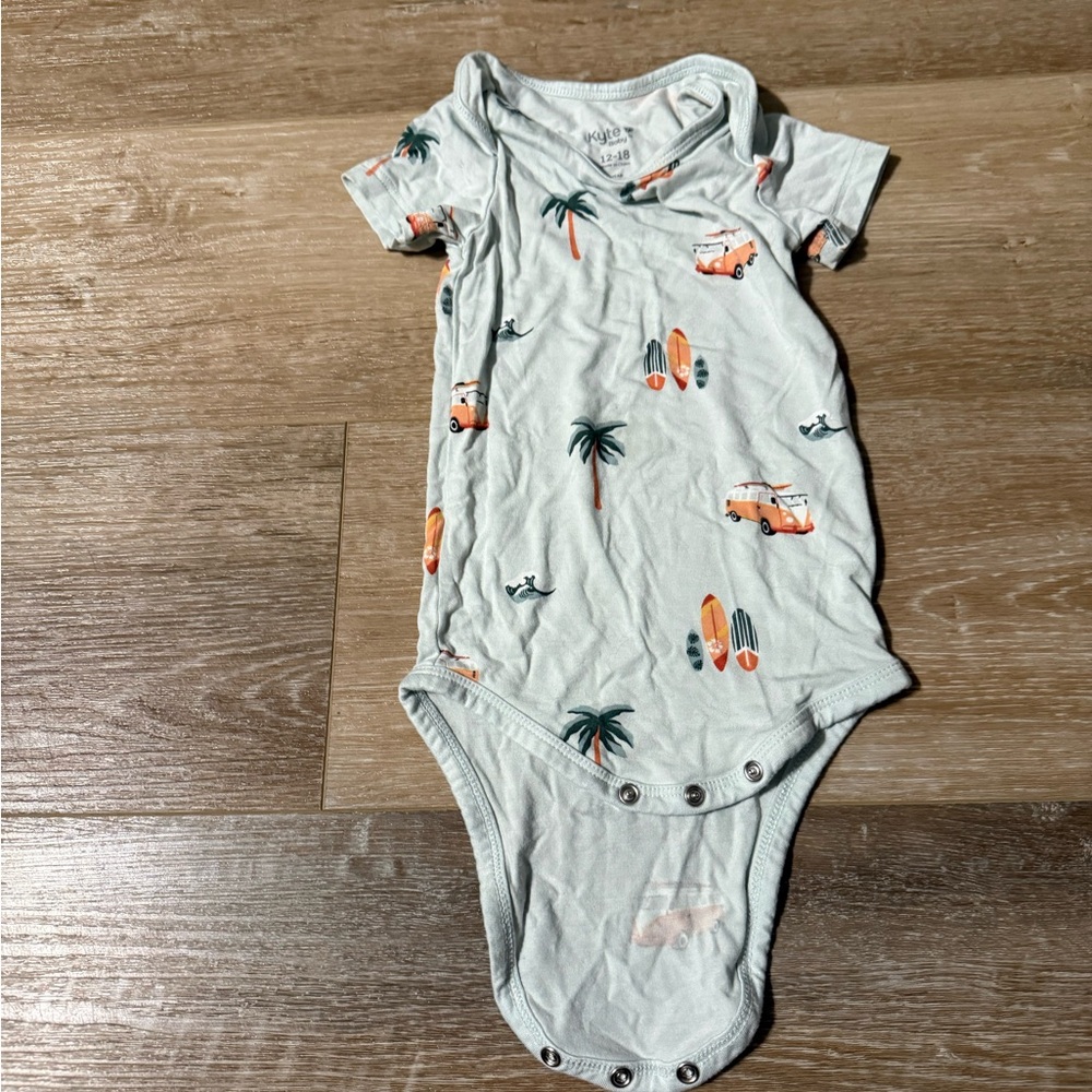 Kyte BABY Surf Van Print Bodysuit - Light Gray